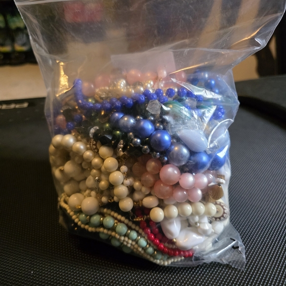 3.6 Lb Vintage Beaded Bauble Antique Pearl Style Necklace Lot - Picture 14 of 14